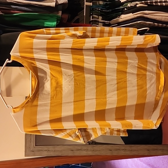 3/4 sleeve top - Picture 1 of 2